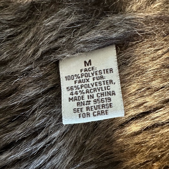 Fever faux fur vest size M - Picture 3 of 4